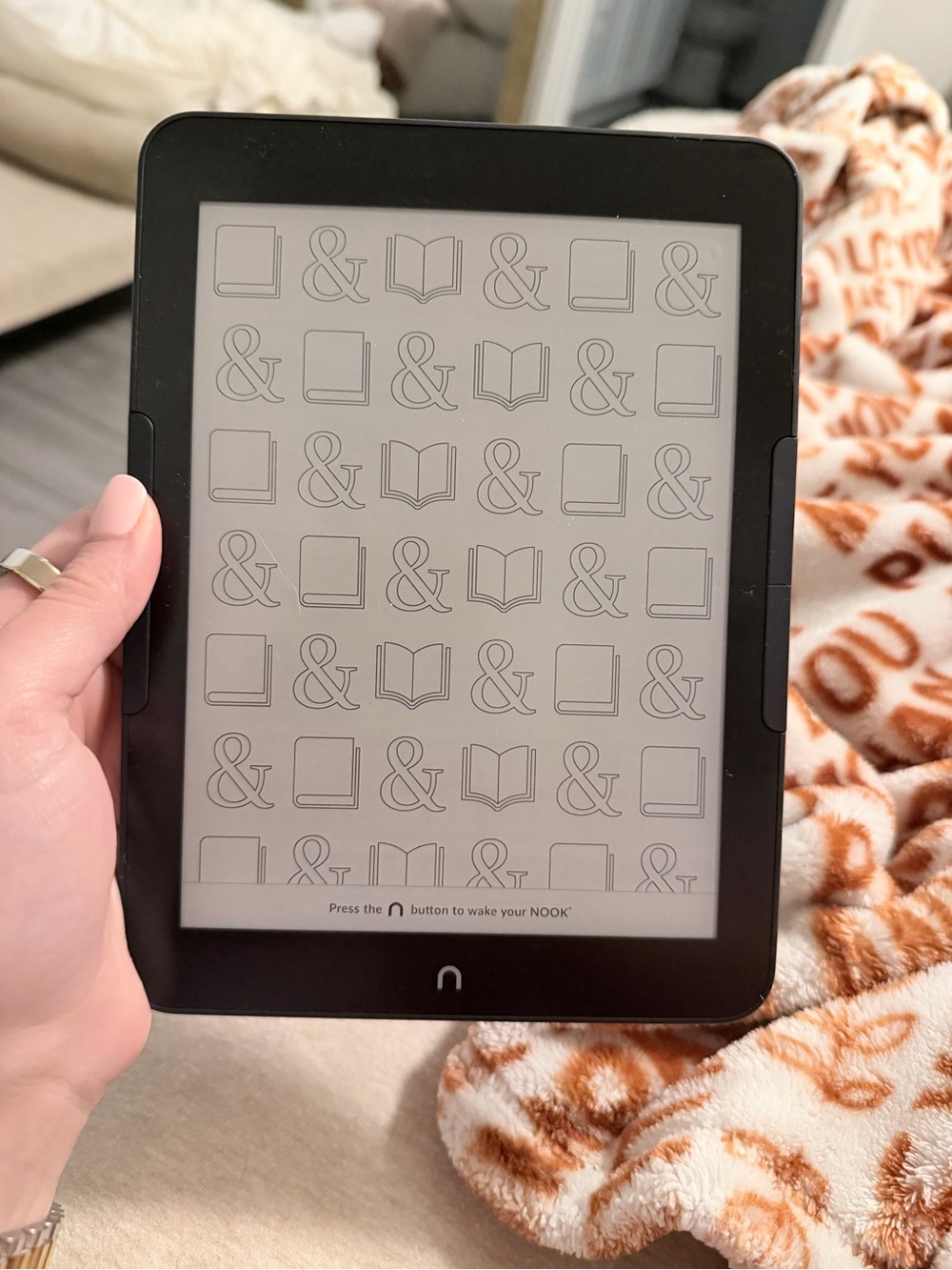 Barnes & Noble Nook Glowlight 4 Plus